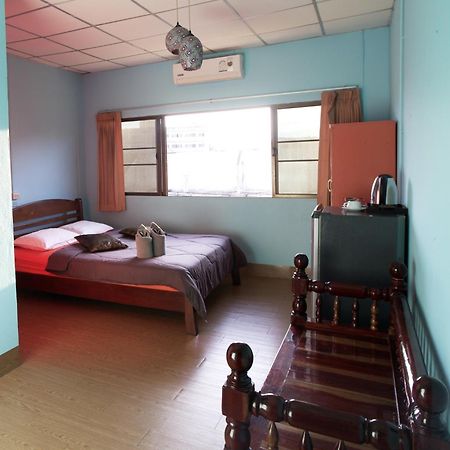 Holiday Phangan - Hostel & Bar Тонгсала Екстер'єр фото