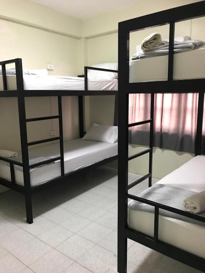 Holiday Phangan - Hostel & Bar Тонгсала Екстер'єр фото