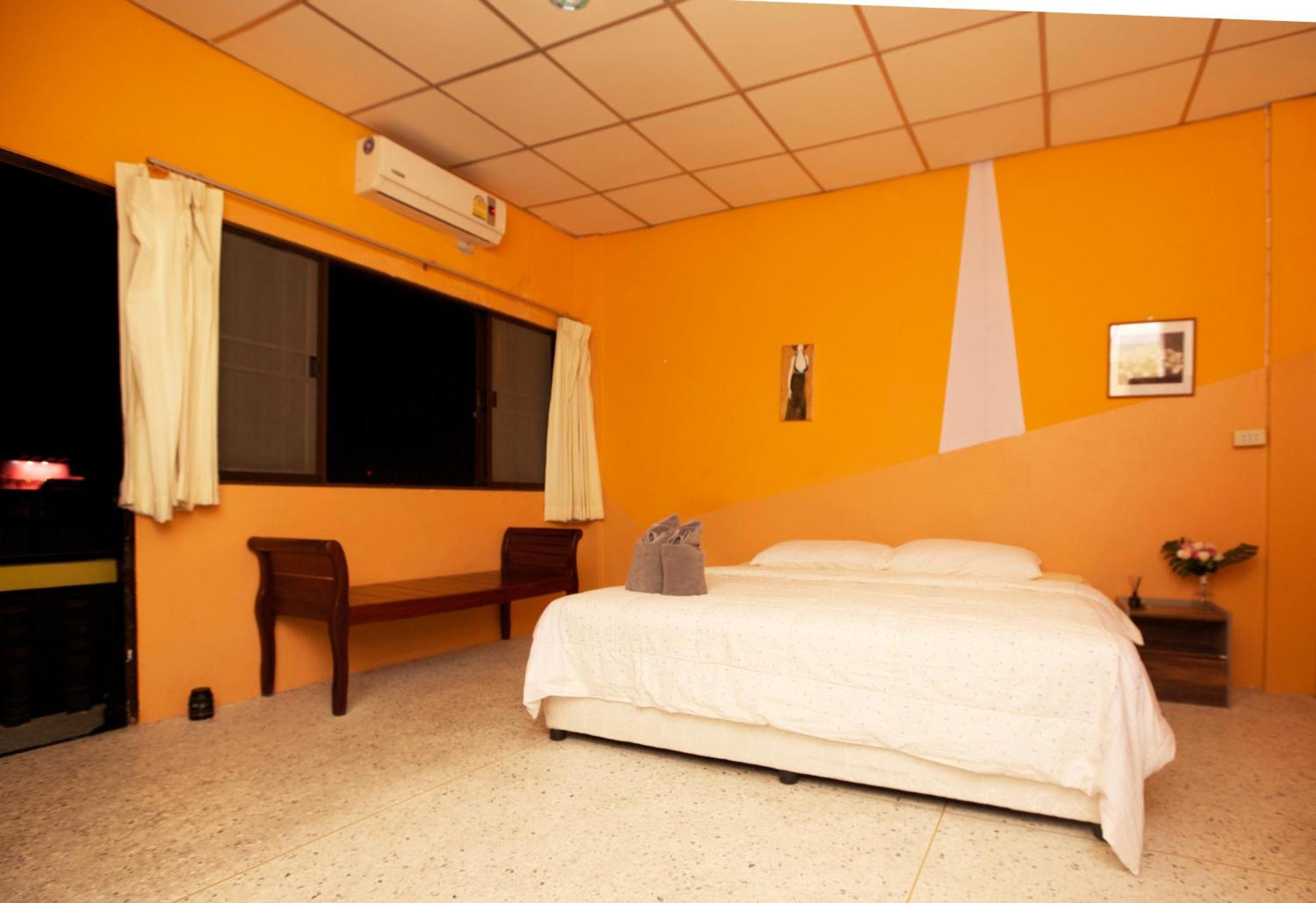 Holiday Phangan - Hostel & Bar Тонгсала Екстер'єр фото