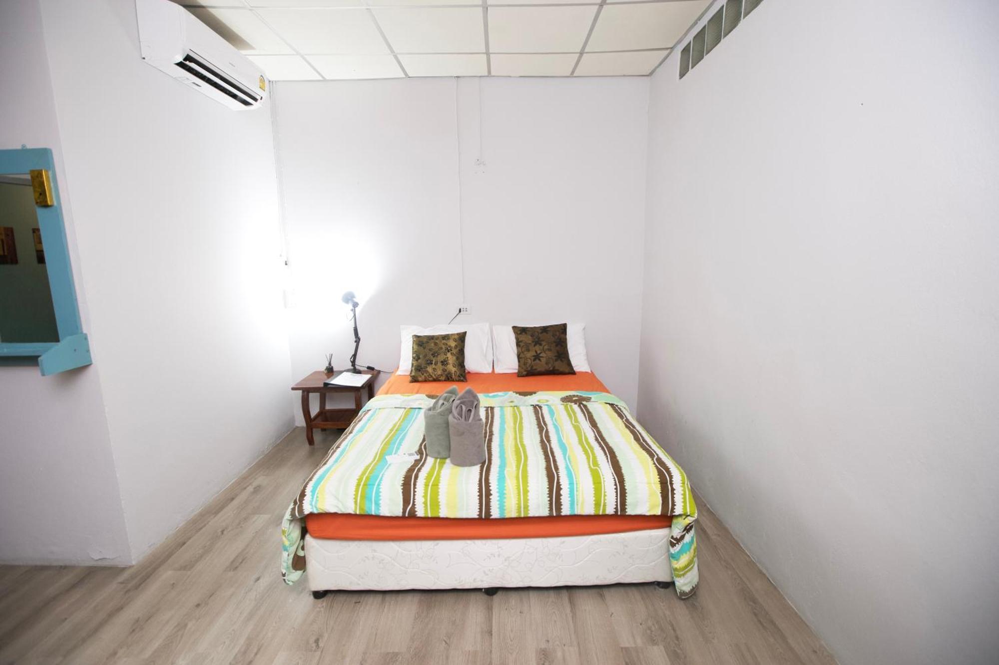 Holiday Phangan - Hostel & Bar Тонгсала Екстер'єр фото