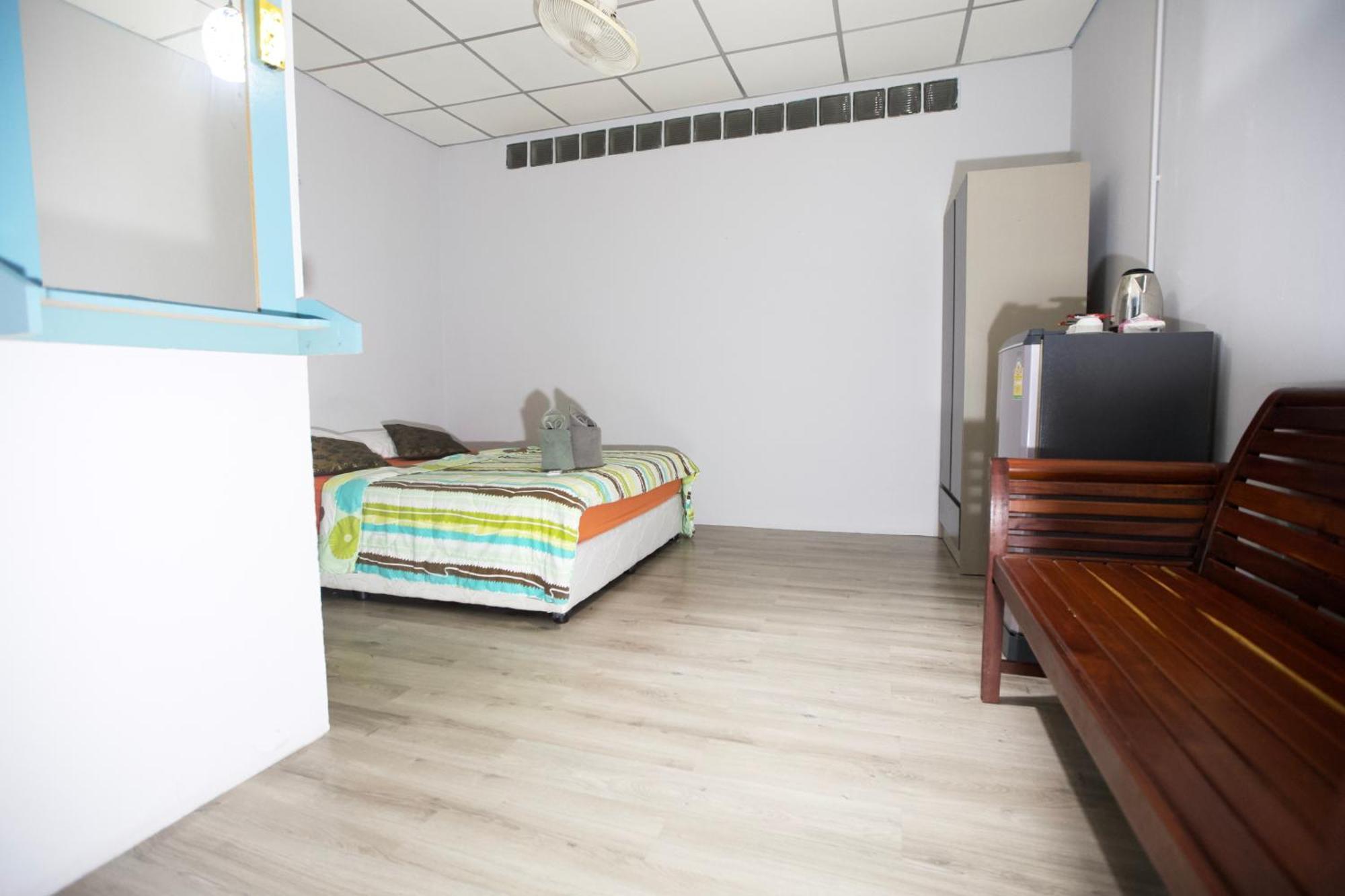 Holiday Phangan - Hostel & Bar Тонгсала Екстер'єр фото
