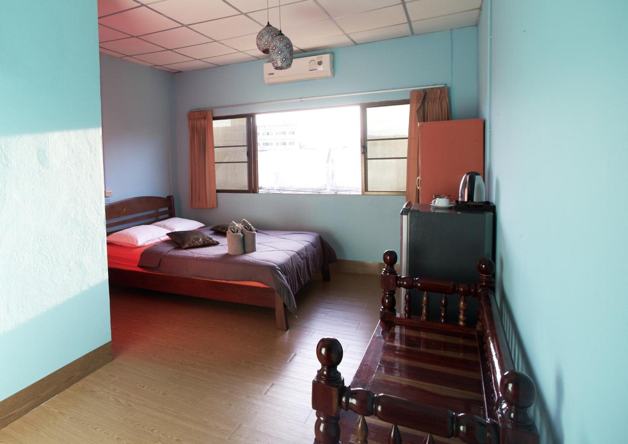 Holiday Phangan - Hostel & Bar Тонгсала Екстер'єр фото