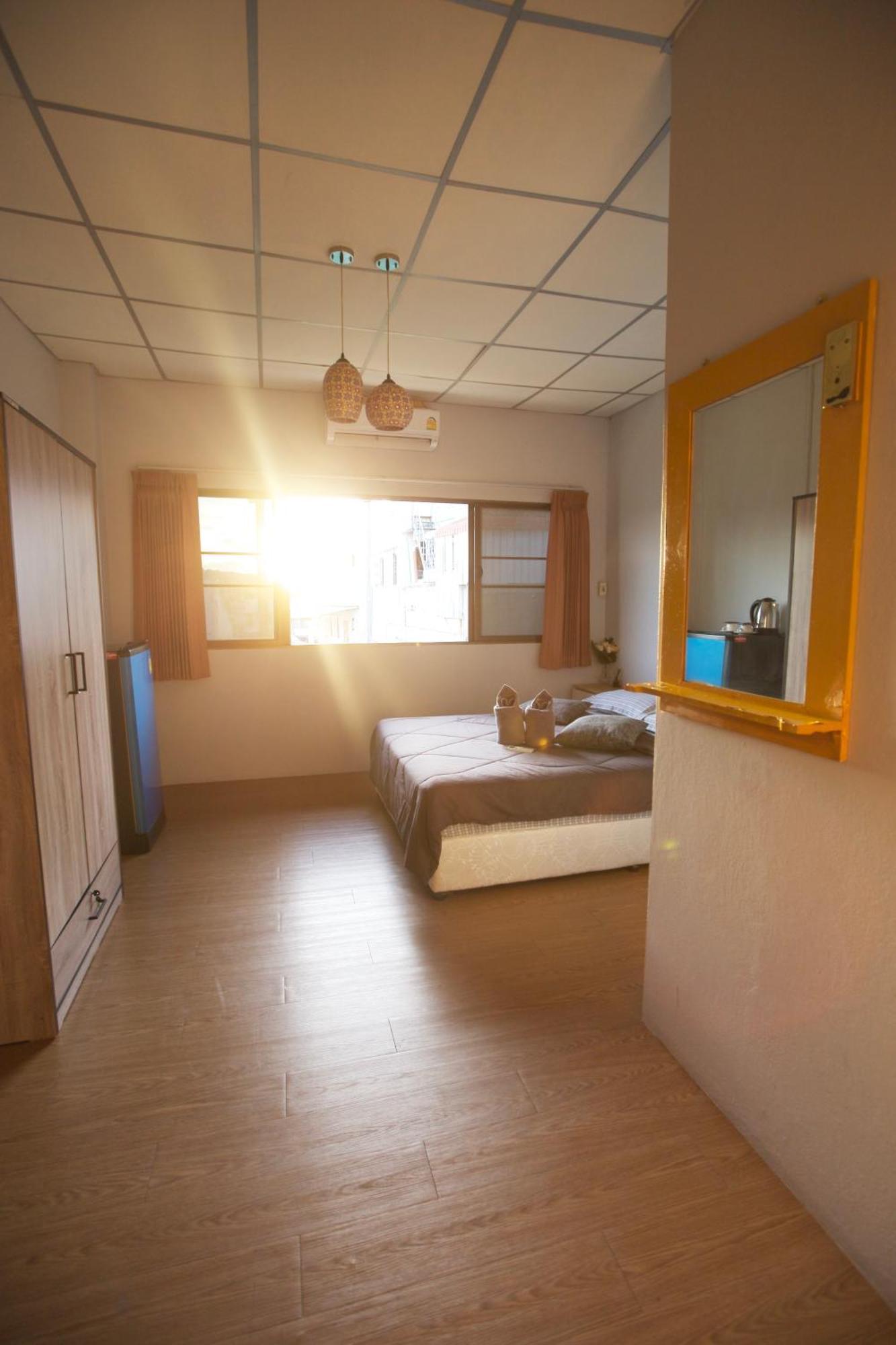 Holiday Phangan - Hostel & Bar Тонгсала Екстер'єр фото